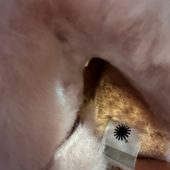 😊NIB UGG w/1110430 Women W MiNi SIDE BROOCH size 7 - Picture 10 of 13